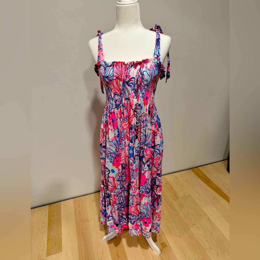 Lilly Pulitzer ruched coverup with ties at the shoulders.  Size L.